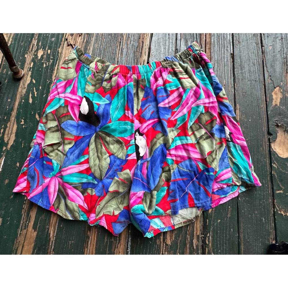 Resort wear California Krush Vtg Tropical Toucan Floral Shorts Multi-Color